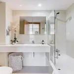 아파트 Penthouse N