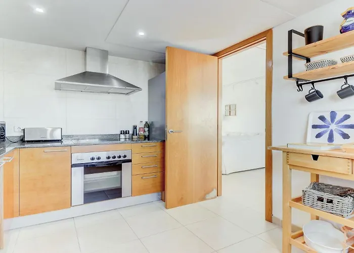 Penthouse N 포엔샤 항구